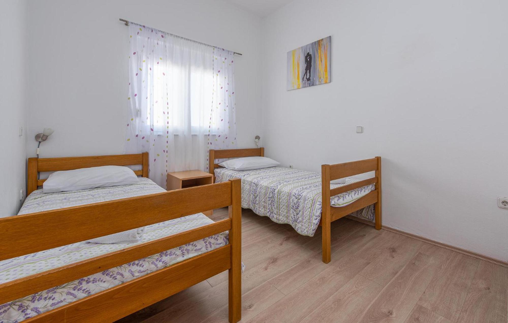 Beautiful Apartment In Maslenica With Kitchen Экстерьер фото
