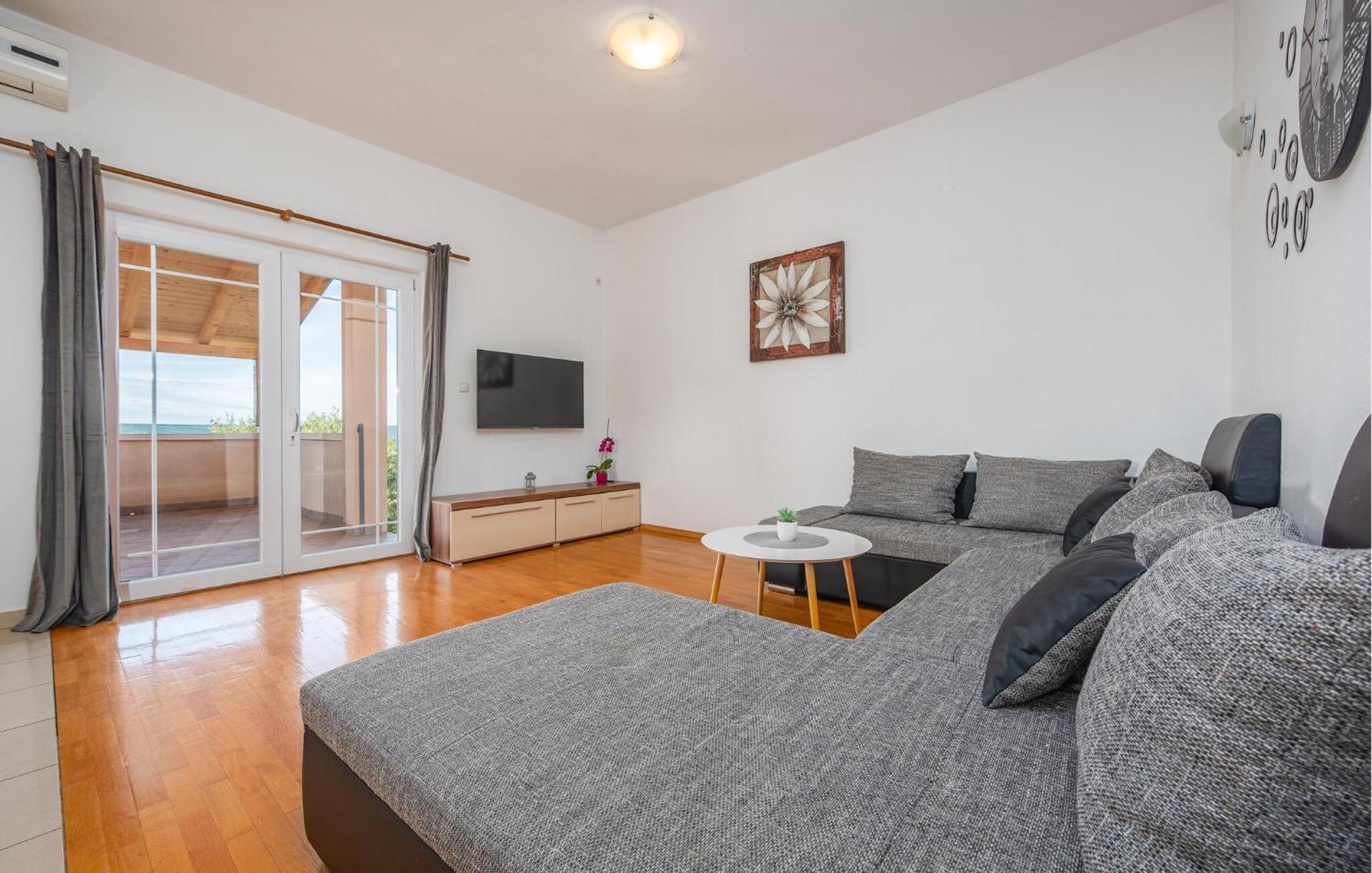 Beautiful Apartment In Maslenica With Kitchen Экстерьер фото